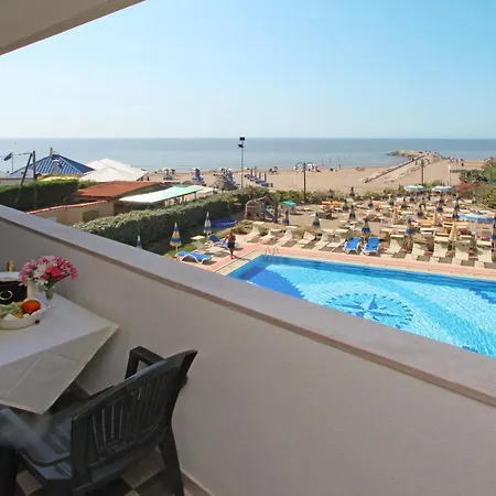 Aparthotel Eurobeach 3*