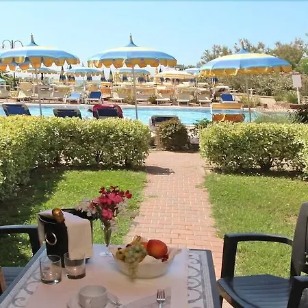 Eurobeach Aparthotel 3*