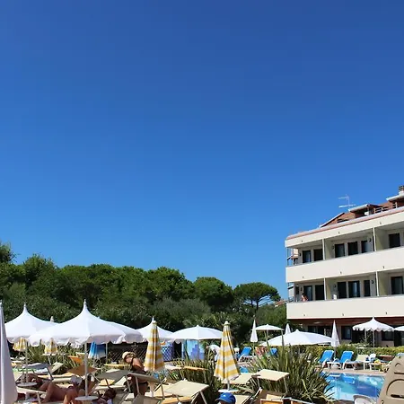 Eurobeach Aparthotel 4*